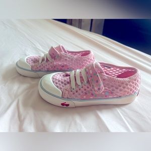 See Kai Run girls classic shoe meets water friendly performance